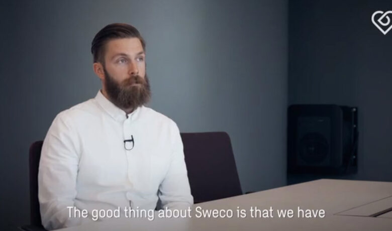An employee giving a testimonial at Sweco