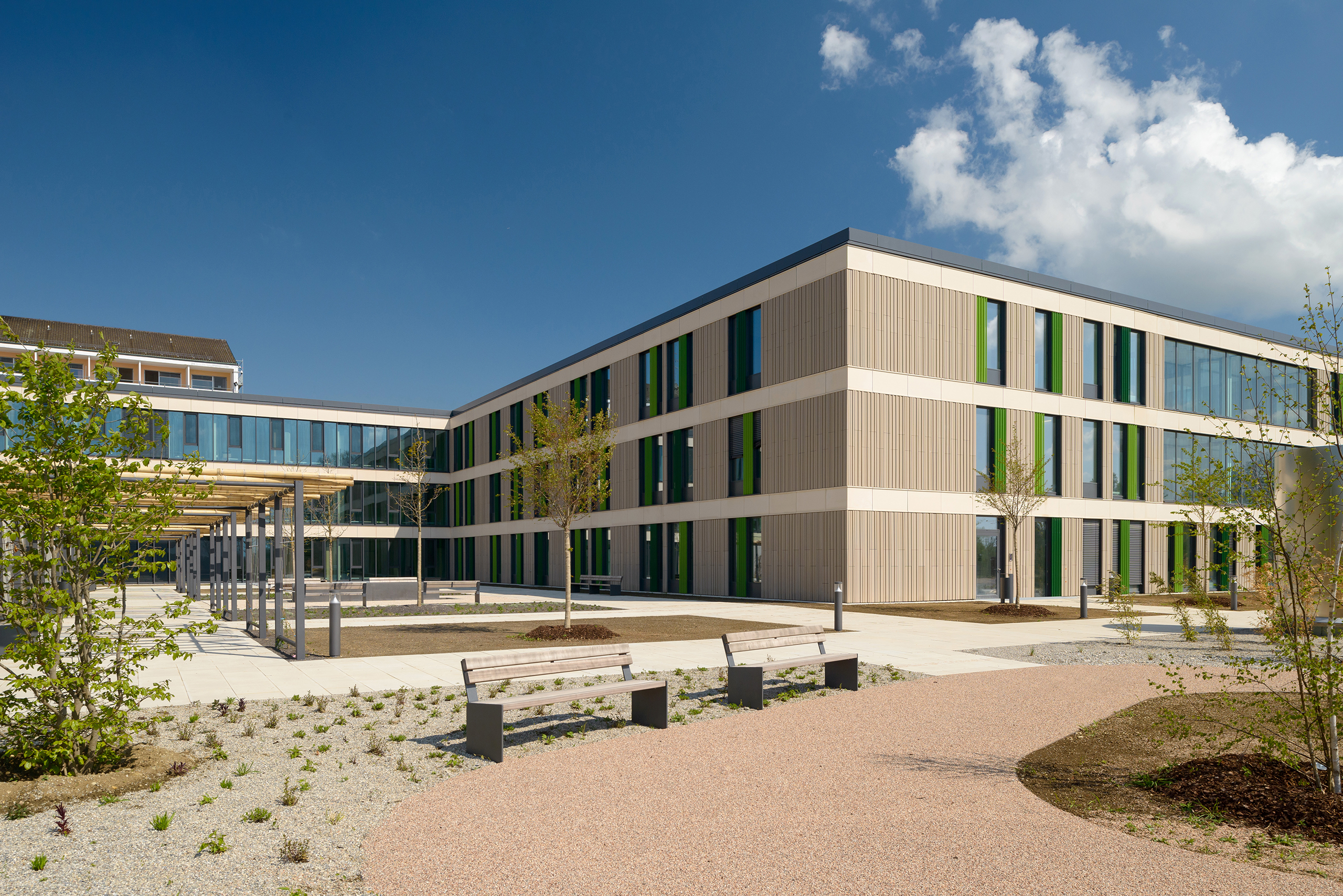 Exteriors RoMed Klinik Wasserburg and the kbo-Inn-Salzach-Klinikum