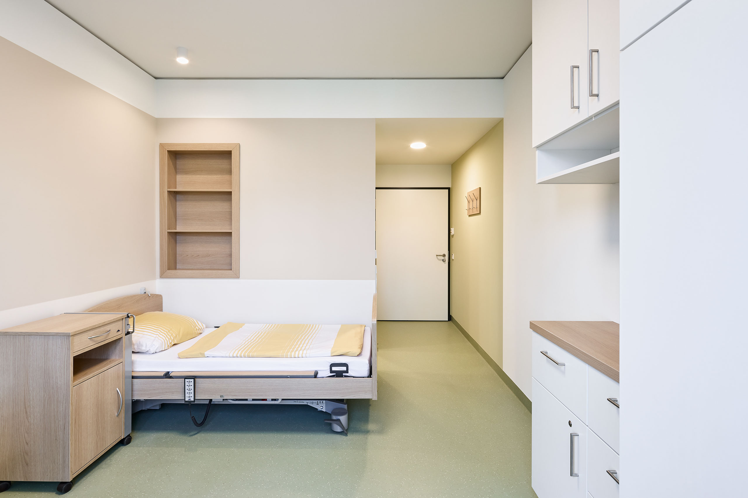 Caring room with bed